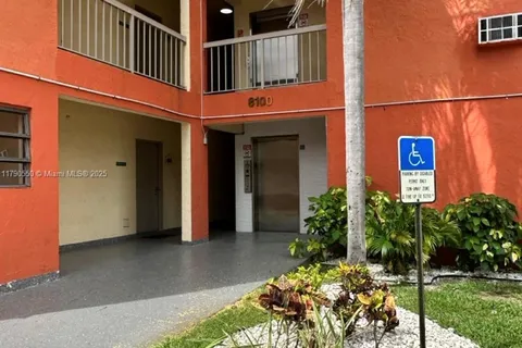 8100 Geneva Ct # 542, Doral FL 33166