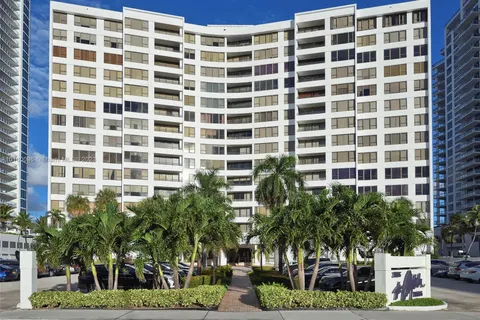 3505 S Ocean Dr # 105, Hollywood FL 33019