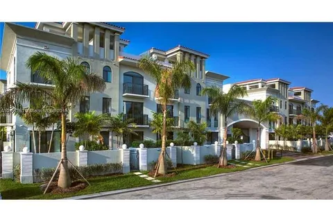 1150 98th St # 10, Bay Harbor Islands FL 33154