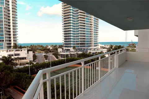 400 S Pointe Dr # 710, Miami Beach FL 33139