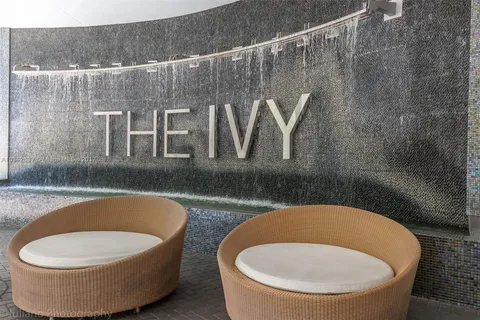 90 SW 3rd St # 2910, Miami FL 33130