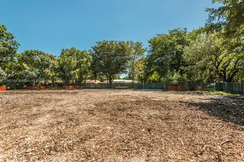 545 San Antonio Ave, Coral Gables FL 33146