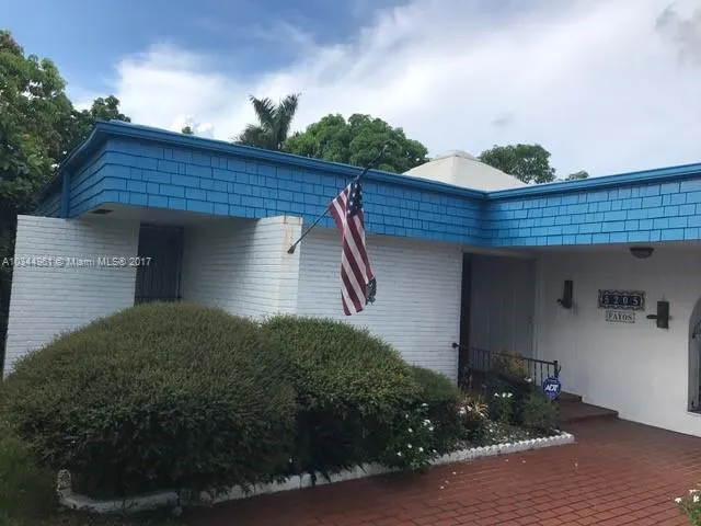 5205 Avocado Dr, Tamarac FL 33319