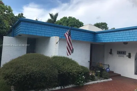5205 Avocado Dr, Tamarac FL 33319
