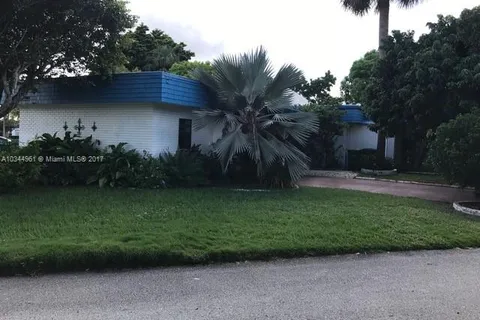 5205 Avocado Dr, Tamarac FL 33319