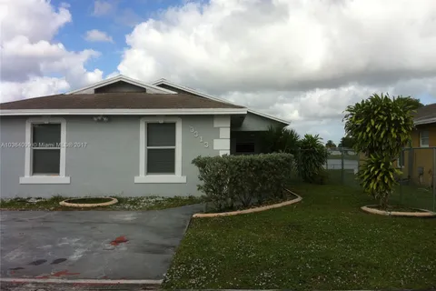 3313 NW 193rd St, Miami Gardens FL 33056