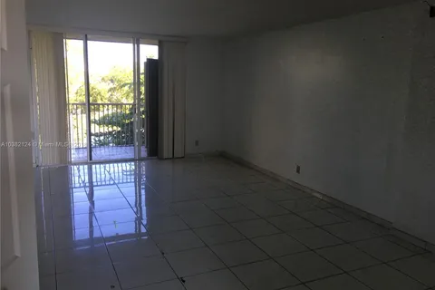 3101 NW 47th Terrace # 319, Lauderdale Lakes FL 33319