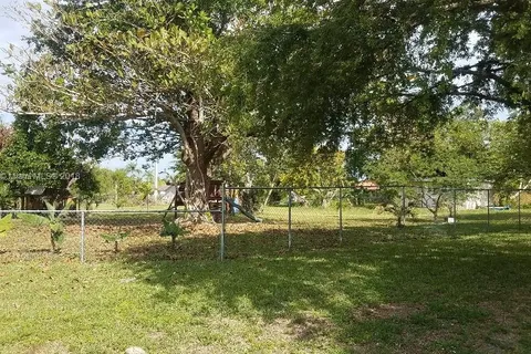8520 SW 198 ST, Cutler Bay FL 33189