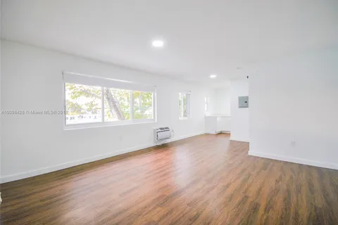 8260 Byron Ave # 18, Miami Beach FL 33141