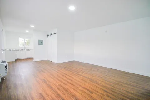 8260 Byron Ave # 18, Miami Beach FL 33141