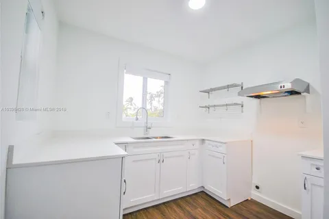 8260 Byron Ave # 18, Miami Beach FL 33141