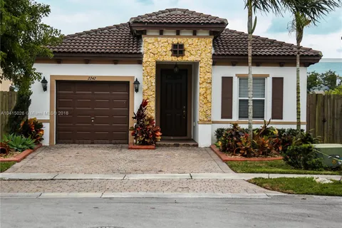 2242 NE 3rd Ct, Homestead FL 33033