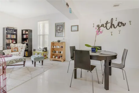 3660 Franklin Ave, Miami FL 33133