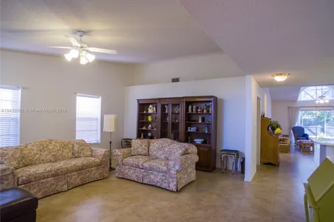 9421 SW 212th Ter, Cutler Bay FL 33189