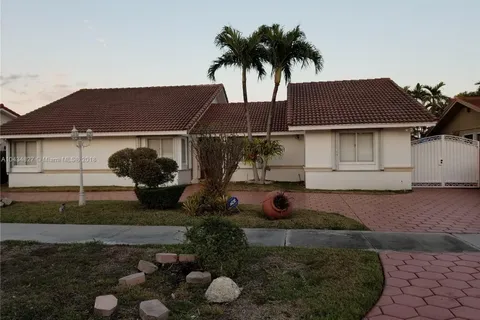 2315 SW 93rd Ct, Miami FL 33165