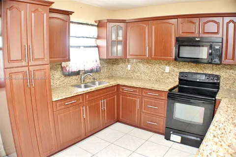 1142 NW 15th Ave, Fort Lauderdale FL 33311