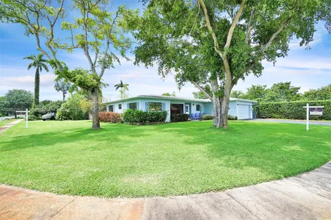 6112 Pine Ter, Plantation FL 33317