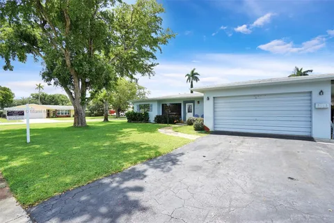 6112 Pine Ter, Plantation FL 33317