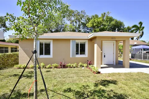 813 NW 56th St, Miami FL 33127