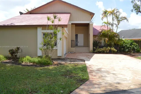 14732 SW 42nd Ln, Miami FL 33185