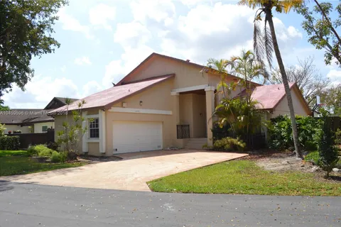 14732 SW 42nd Ln, Miami FL 33185