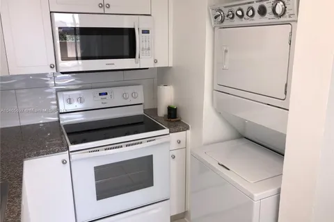 10000 NW 80th Ct # 2456, Hialeah Gardens FL 33016
