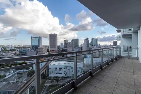 90 SW 3rd St # 2307, Miami FL 33130