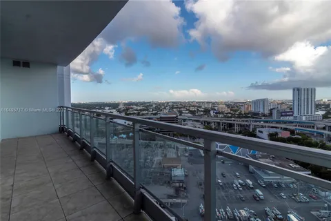 90 SW 3rd St # 2307, Miami FL 33130