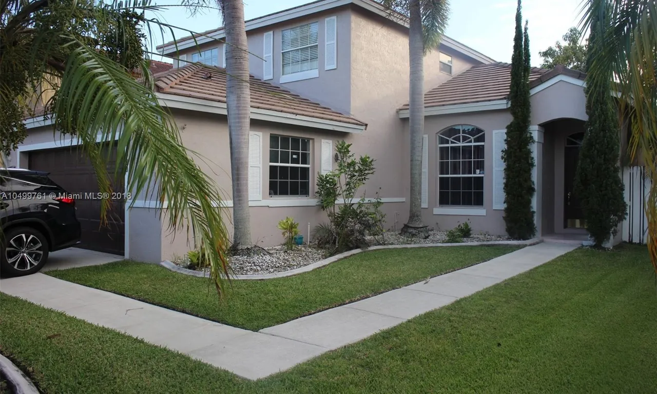 1920 NW 180th Way, Pembroke Pines FL 33029