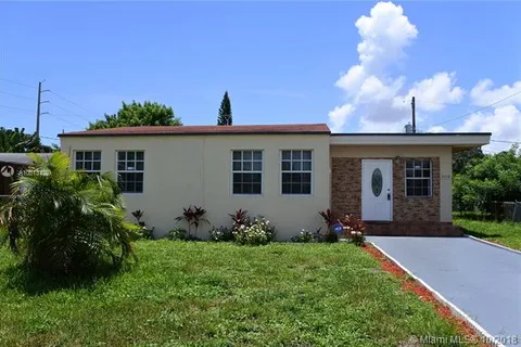 2110 Funston ST, Hollywood FL 33020