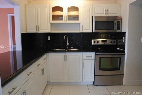 2110 Funston ST, Hollywood FL 33020
