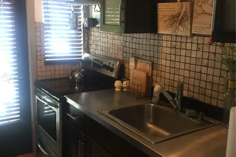 641 Espanola Way # 9, Miami Beach FL 33139
