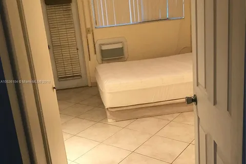 2213 Lincoln # 8, Hollywood FL 33020