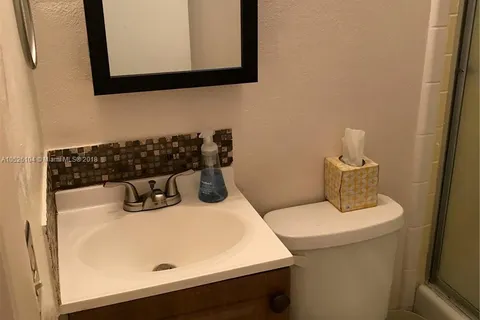 2213 Lincoln # 8, Hollywood FL 33020