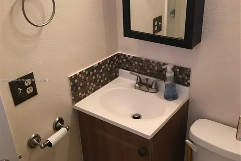 2213 Lincoln # 8, Hollywood FL 33020