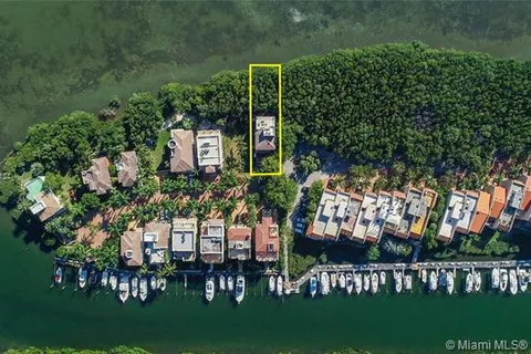 5867 PARADISE POINT DR, Palmetto Bay FL 33157