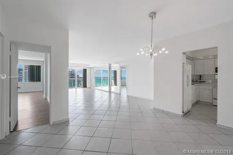 5333 Collins Ave, Miami Beach FL 33140