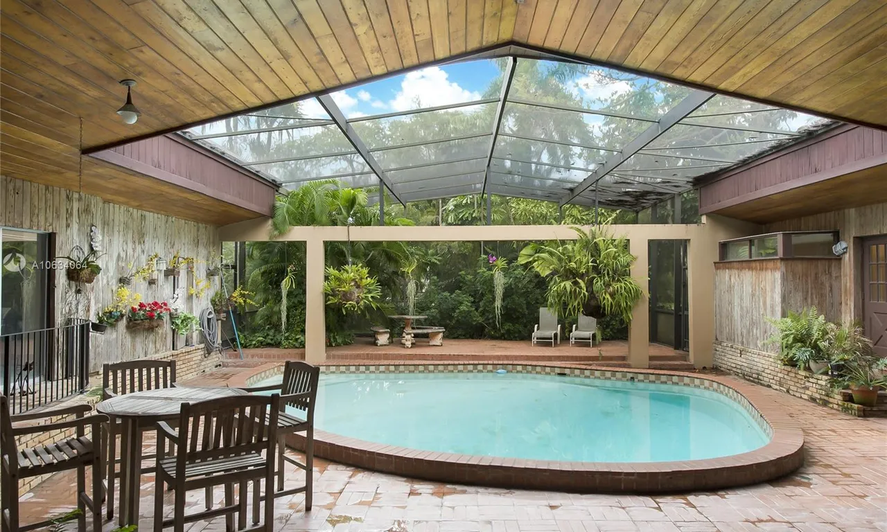 7345 SW 133rd Ter, Pinecrest FL 33156