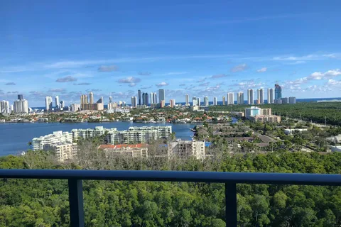 16385 Biscayne Blvd # 2020, North Miami Beach FL 33160