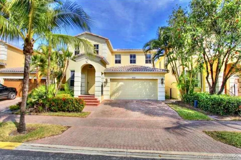 21217 NE 31st Pl, Aventura FL 33180