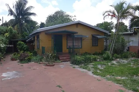 3556 NW 100 St, Miami FL 33147
