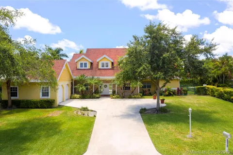 8020 SW 178th St, Palmetto Bay FL 33157