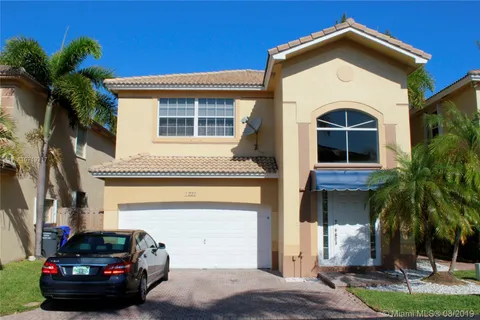 1221 Hayes St, Hollywood FL 33019