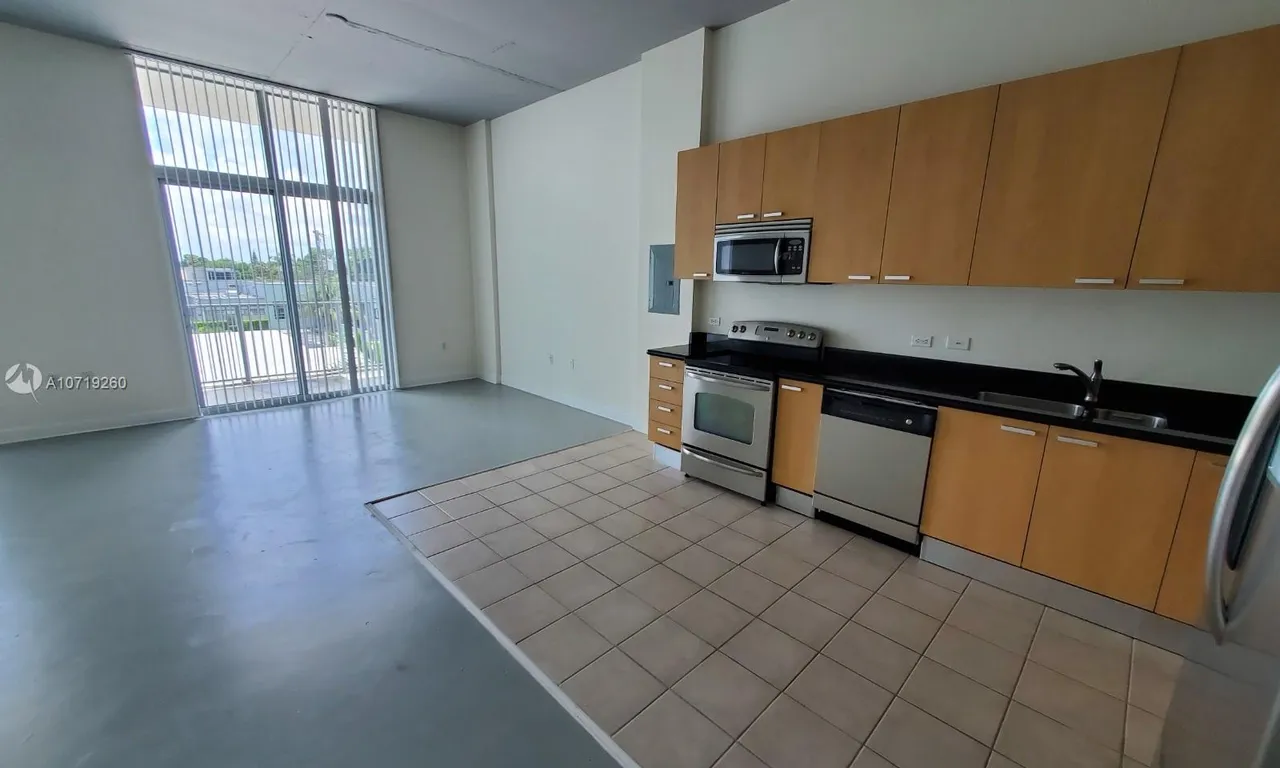 2100 VAN BUREN ST # 305, Hollywood FL 33020