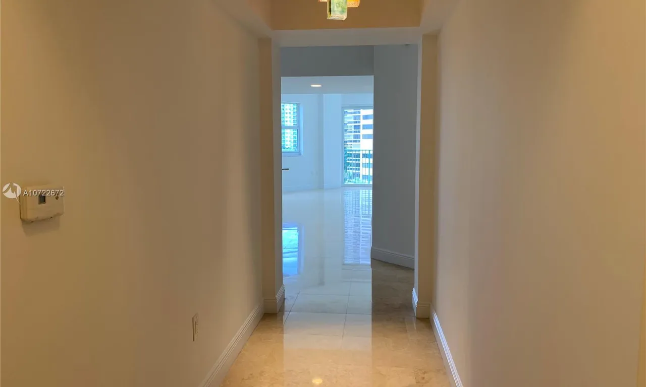 20000 E Country Club Dr # 616, Aventura FL 33180