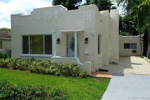 1074 NW 49th St, Miami FL 33127