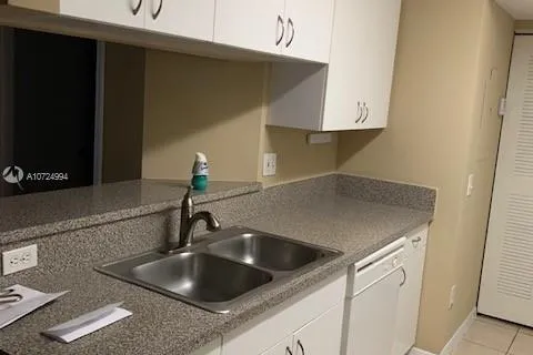 440 S Park Rd # 308, Hollywood FL 33021