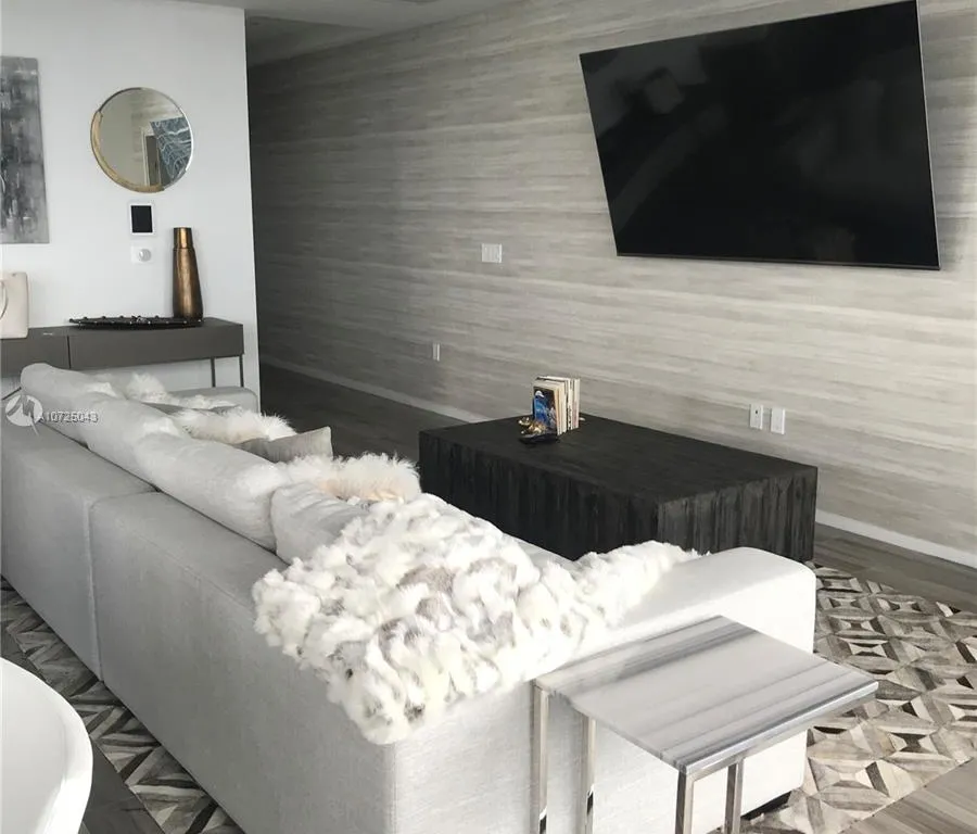801 S Miami Ave # 4901, Miami FL 33130