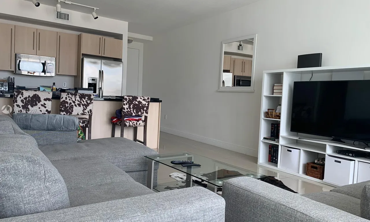 79 SW 12th St, Miami FL 33130