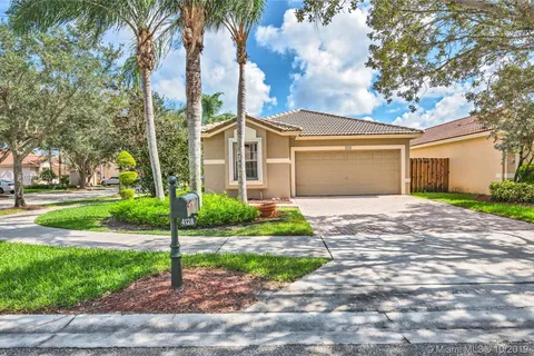 4128 Sapphire Ter, Weston FL 33331